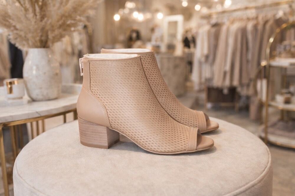 Kelsi Dagger Simone Nude Peep Toe Booties Perforated Block Heel 8 NWT Boho Chic